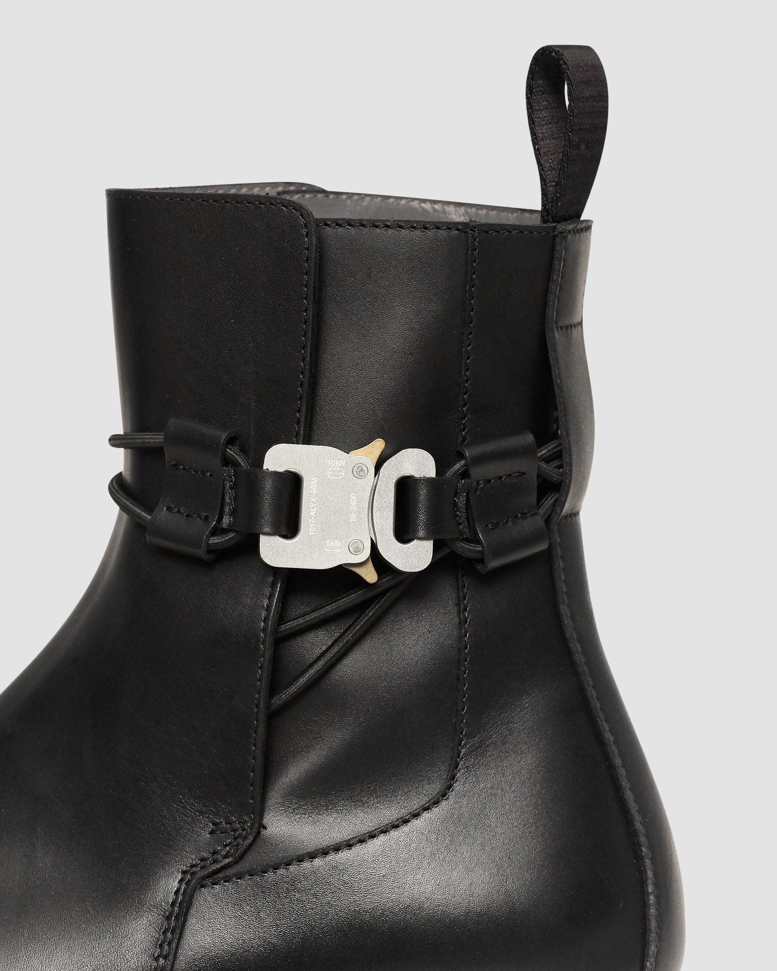 LOW BUCKLE BOOT WITH LEATHER SOLE