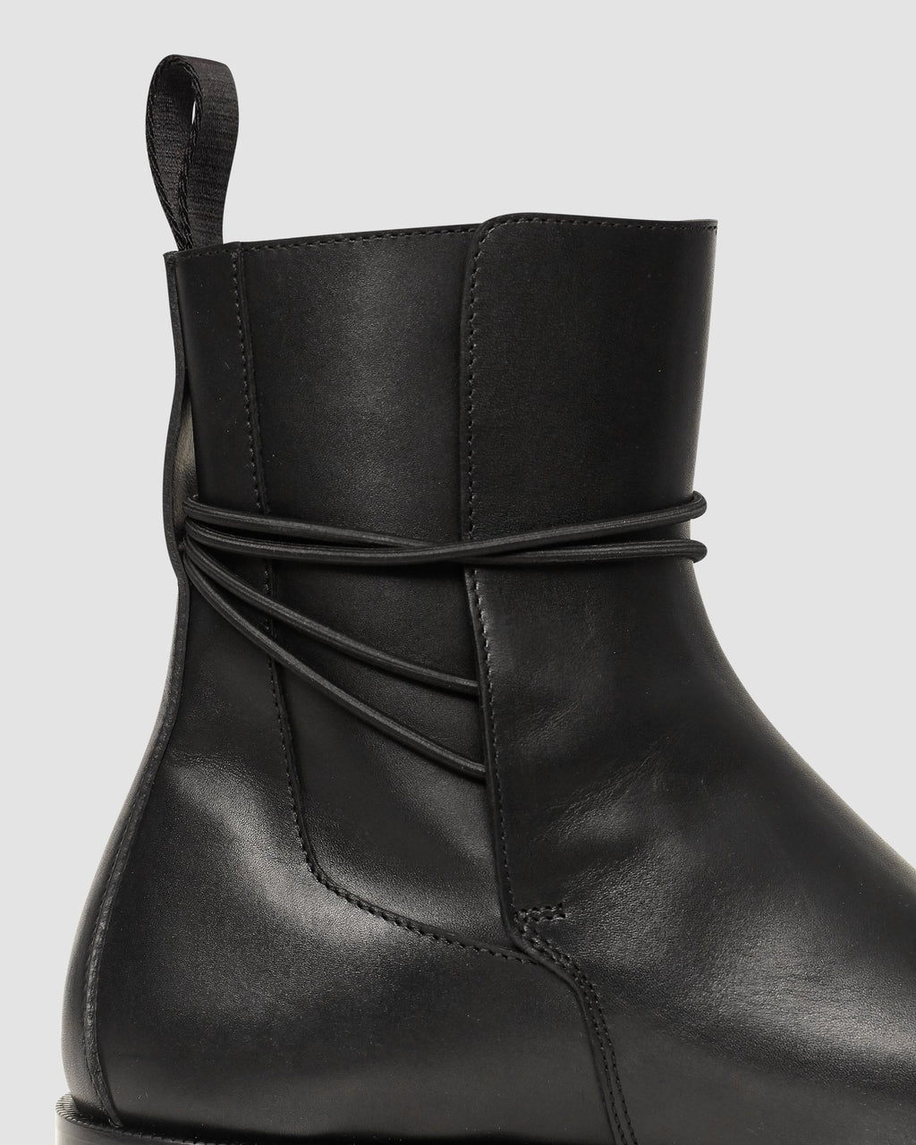 LOW BUCKLE BOOT WITH LEATHER SOLE